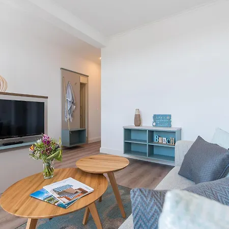 Westside Arthotel 105 شقة